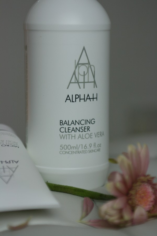 Alpha-H Supersize Balancing Cleanser 500ml - QVC UK